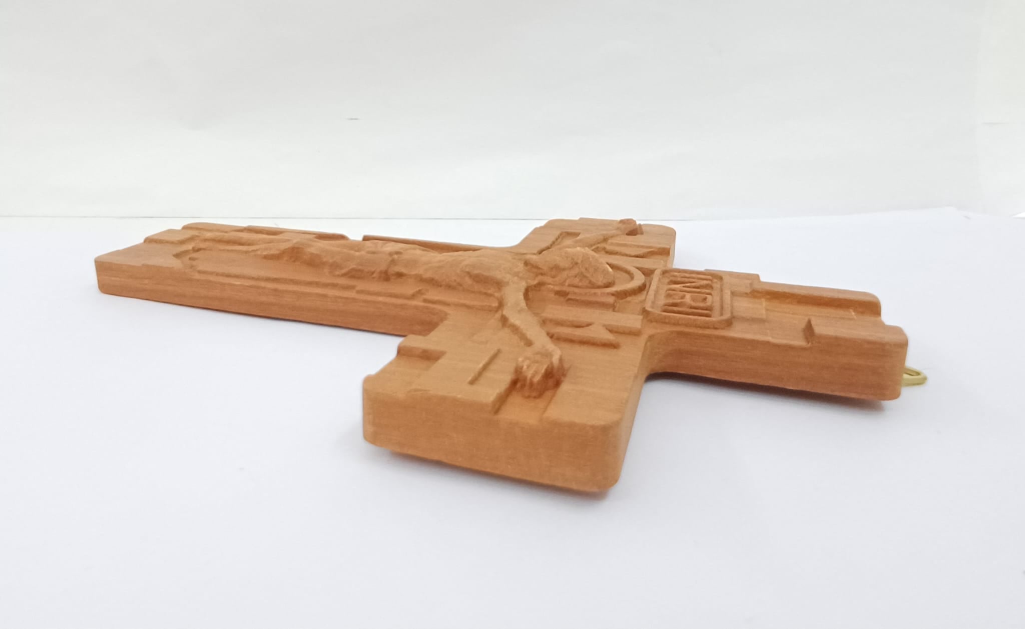 Croce  in legno con Cristo a rilievo