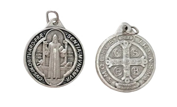 Medaglia San Benedetto 3 cm in zama color argento